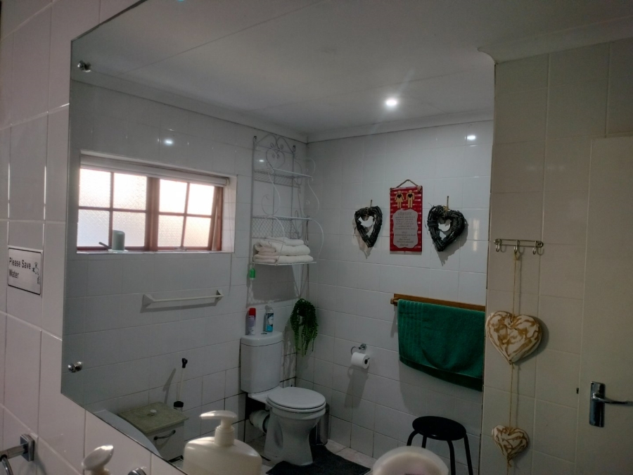 4 Bedroom Property for Sale in Fraaiuitsig Western Cape